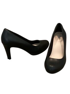 Clarks Leather Classic Black High Heeled Shoes Almond Toe 10